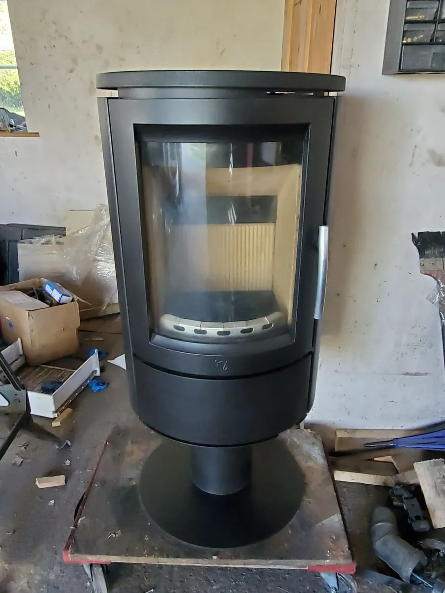 Verde Aura 5kw pedestal solid fuel stove - Image 3