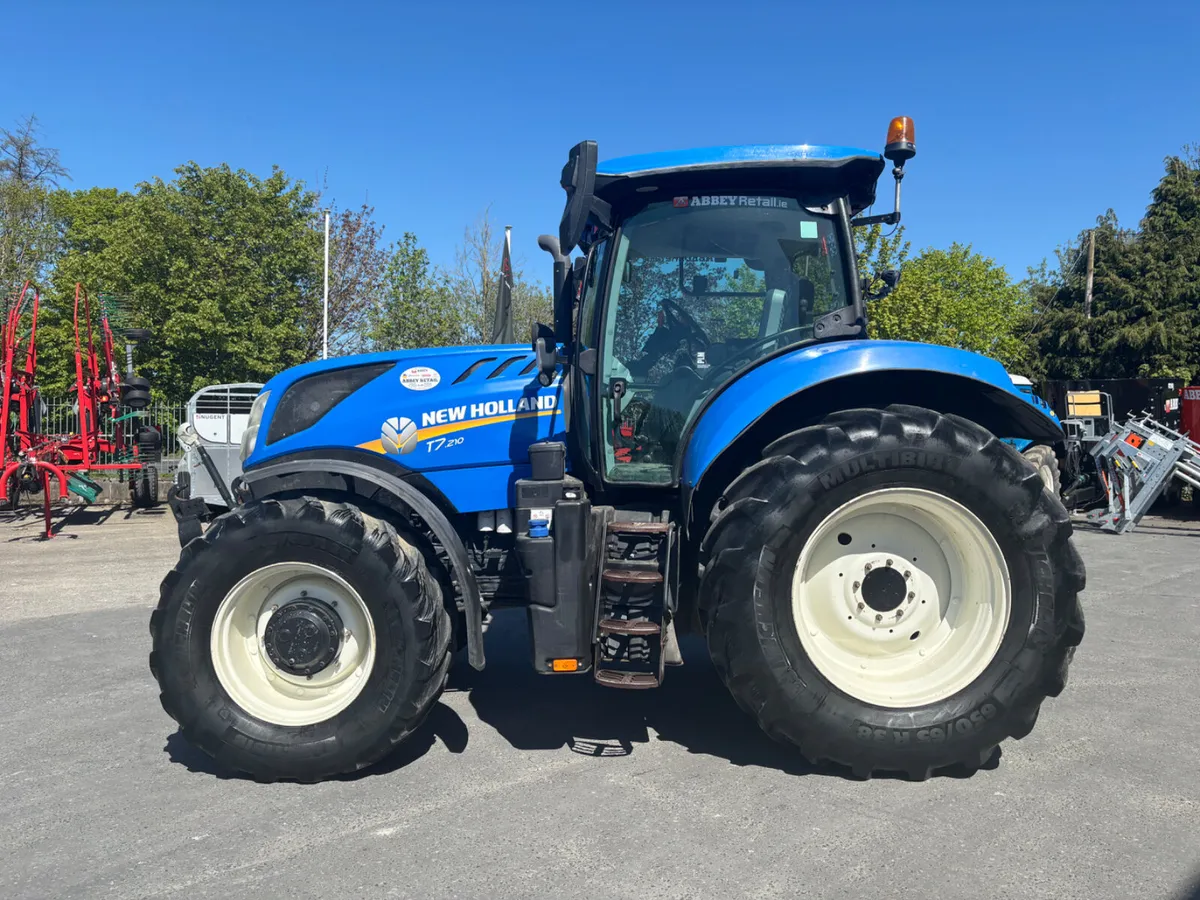 New Holland T7.210 - Image 3