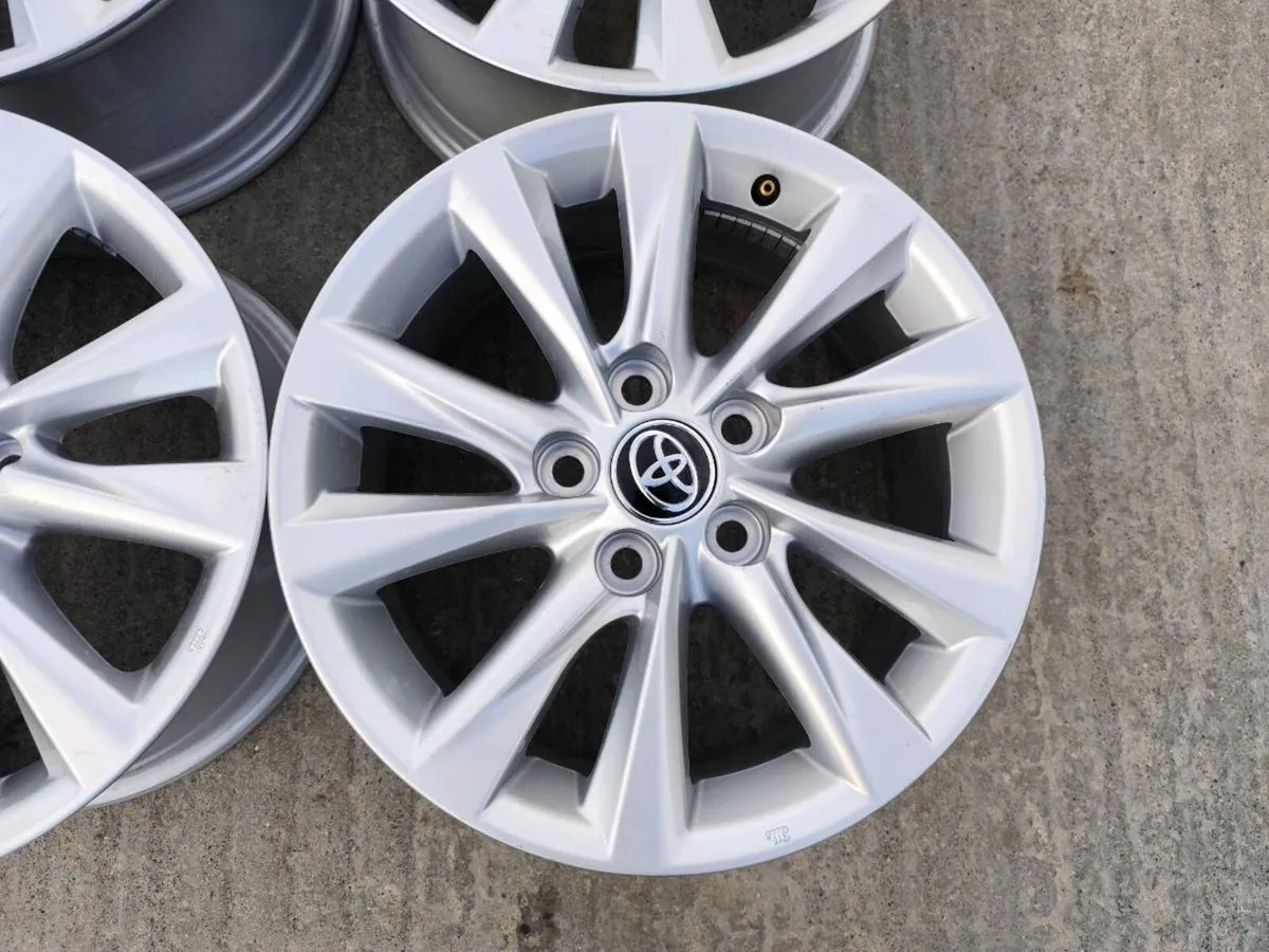 Toyota alloy wheels - Image 3