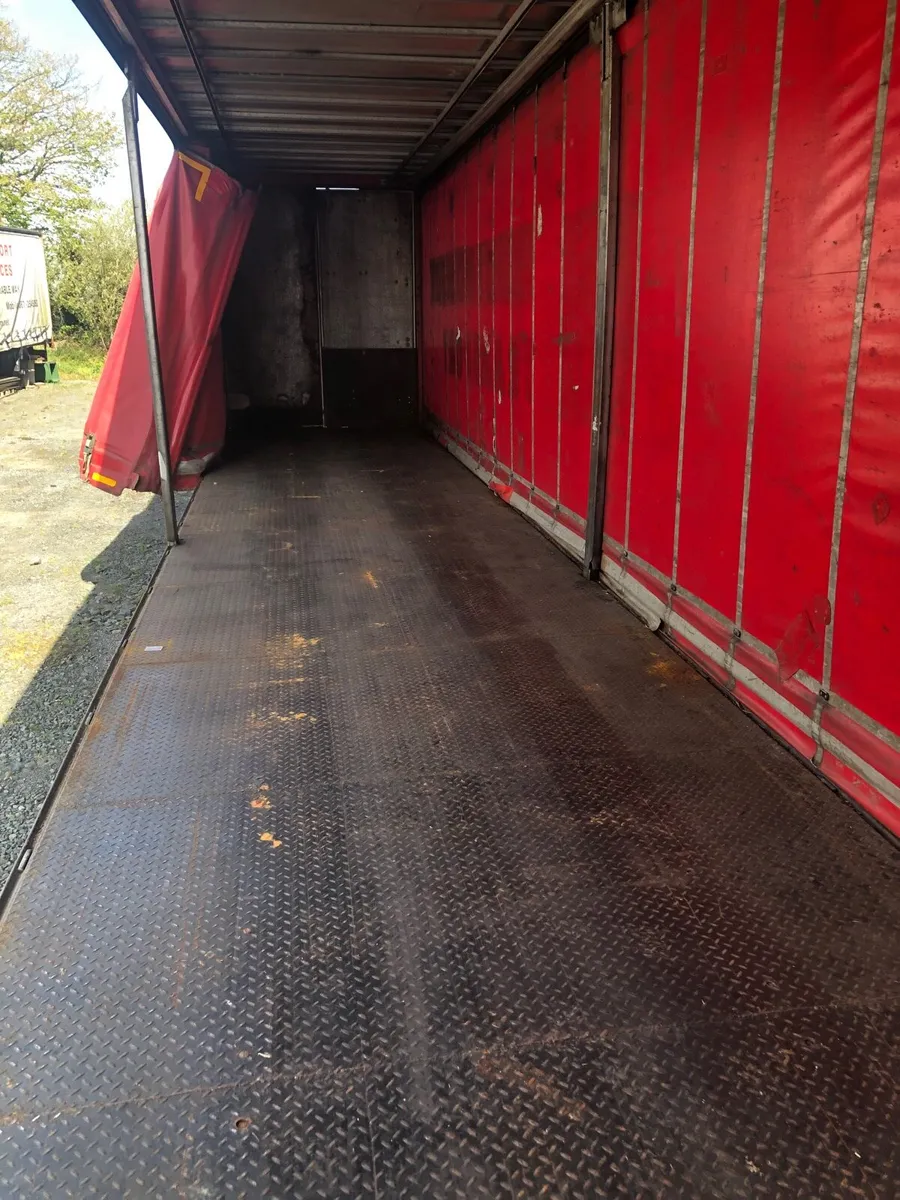 Curtainsider - Image 4