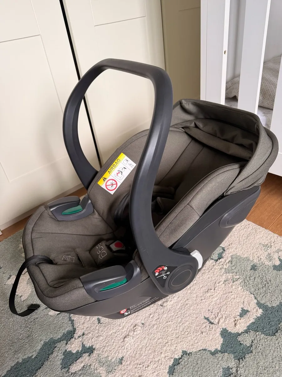 Egg 2 Car Seat & Base from Newborn to 15 months - Image 4