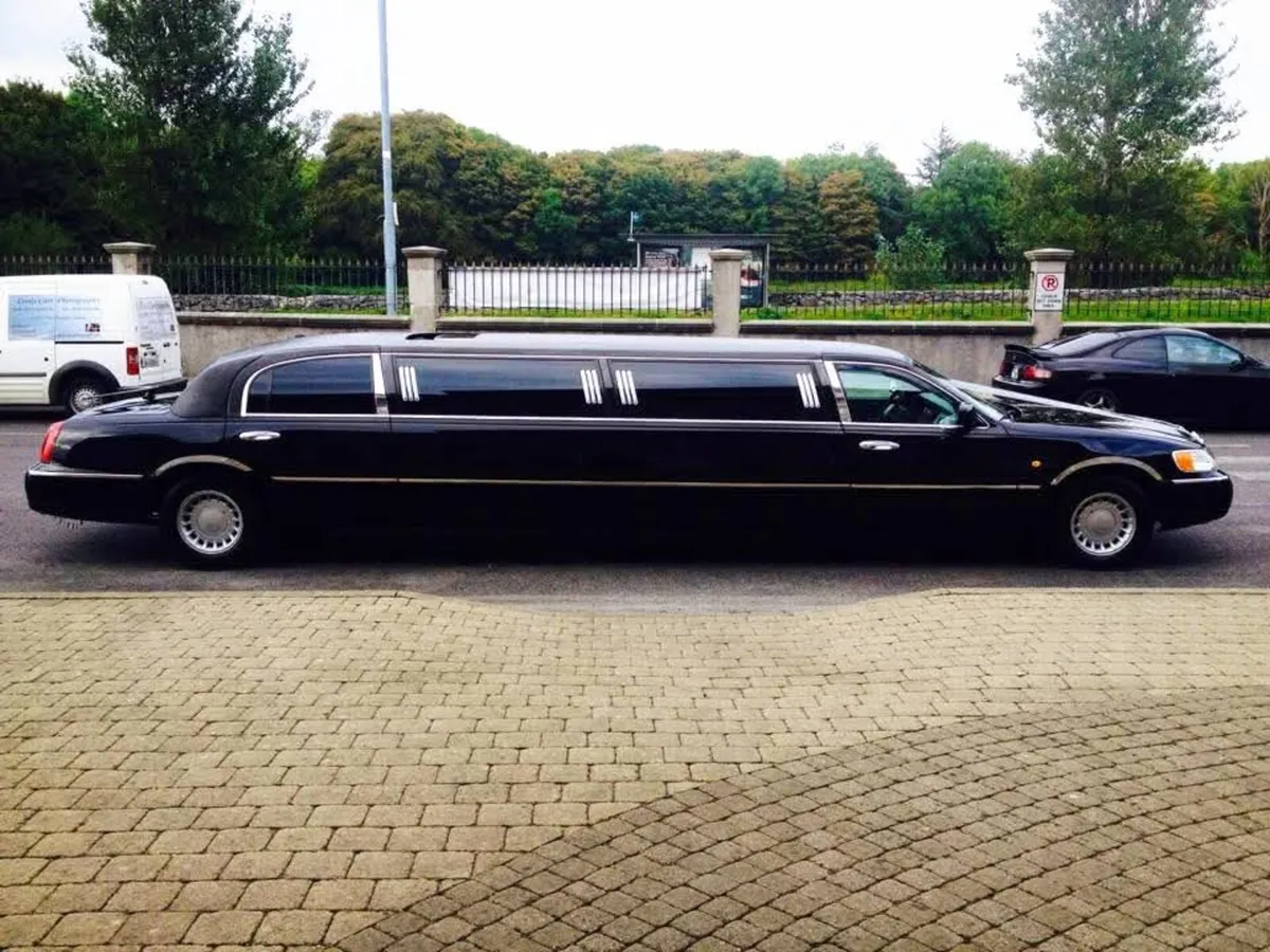 Lincoln stretch limo - Image 3