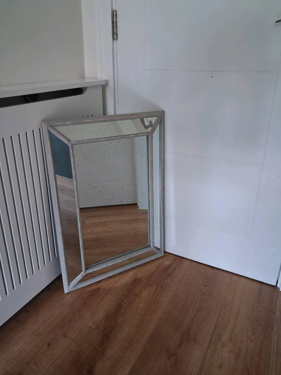 Mirror - Image 1