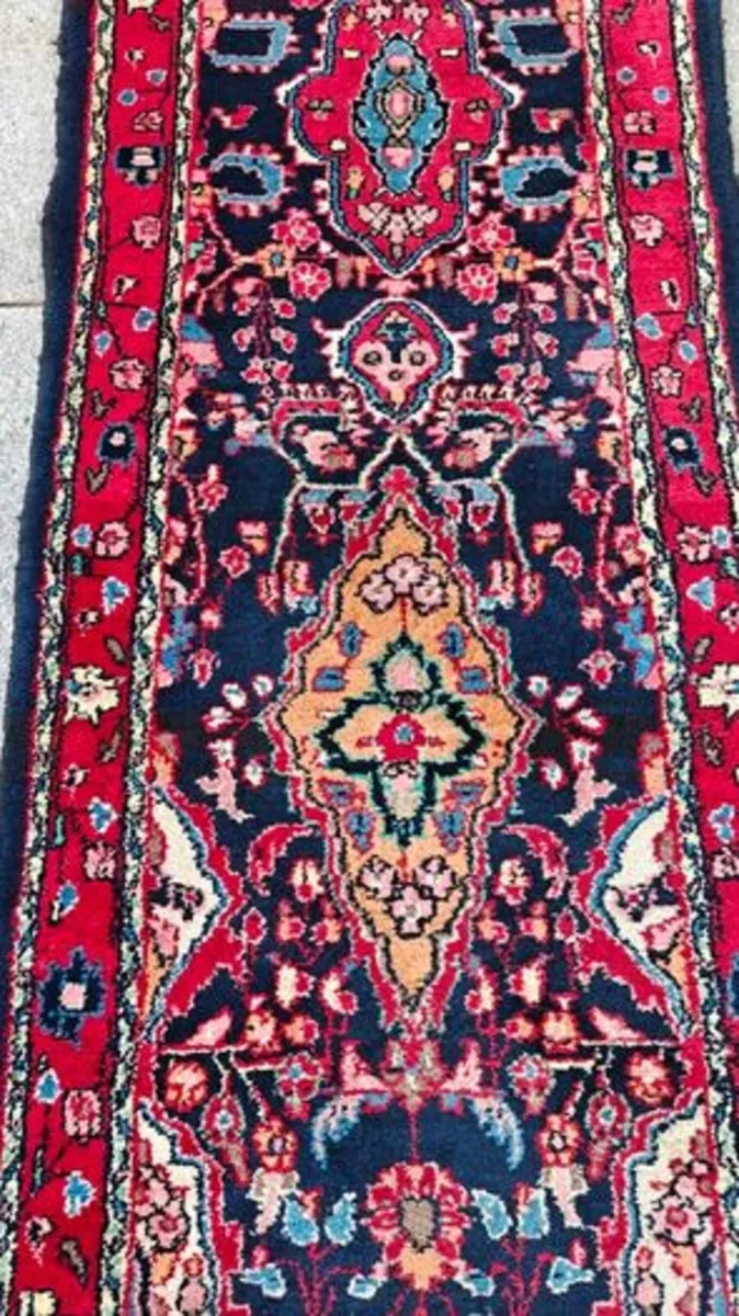 Pretty 11ft Perser Lillian knotted wool runner rug - Image 4