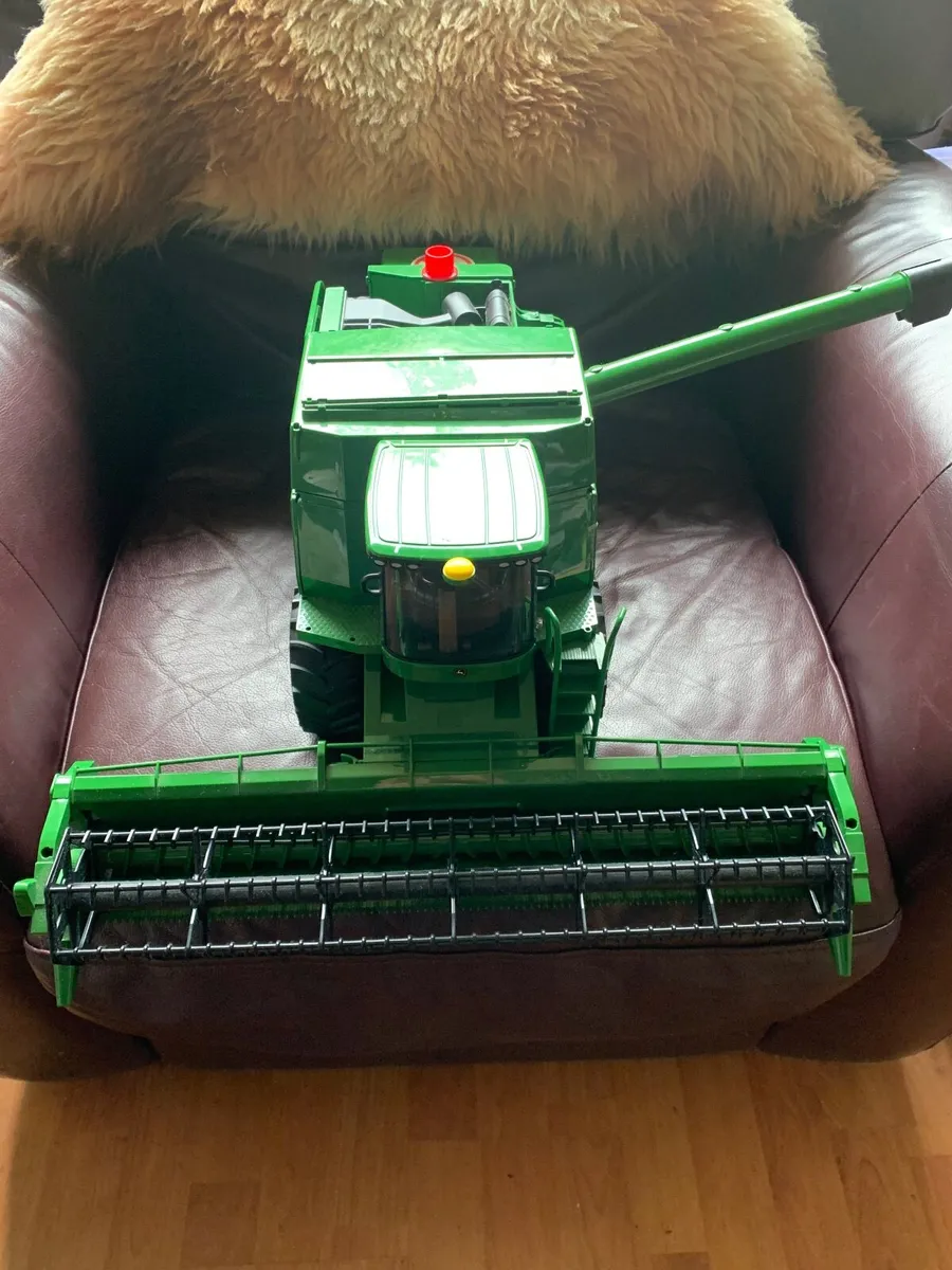 Child’s John deere combine harvester - Image 3
