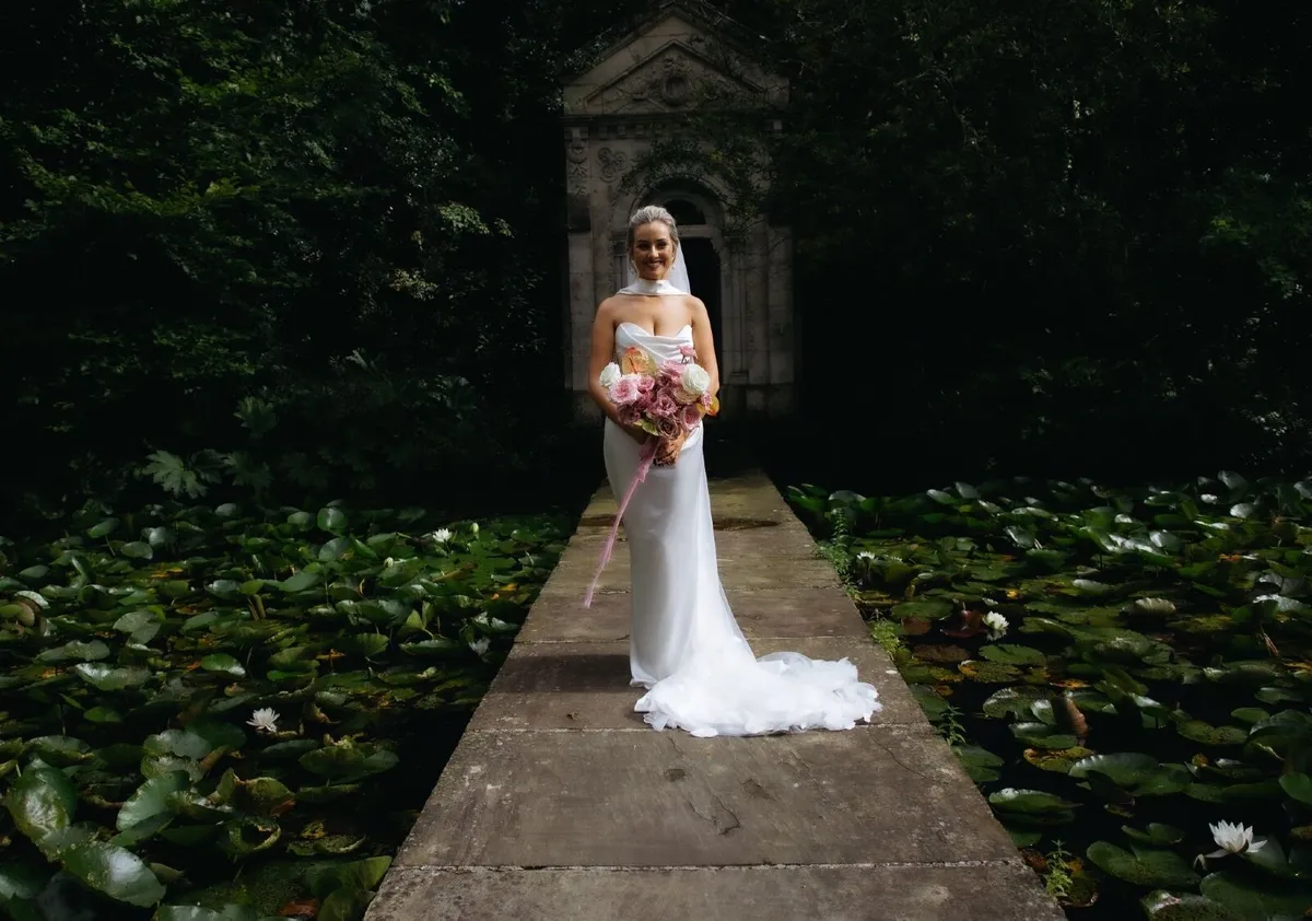 Wedding dress - Image 2