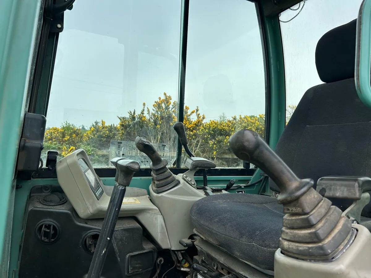 yanmar sv26 digger - Image 4
