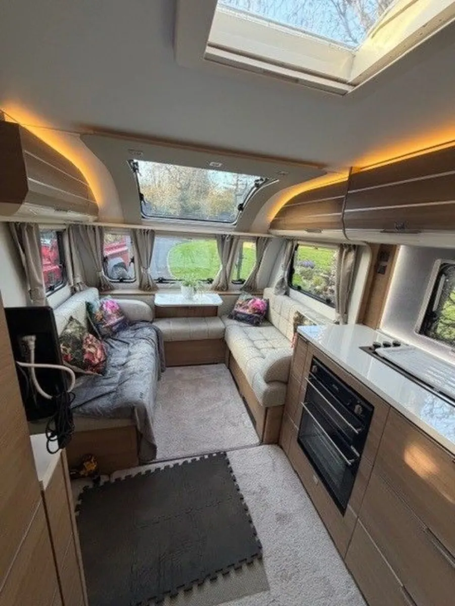 Adria Adora Thames - Image 4