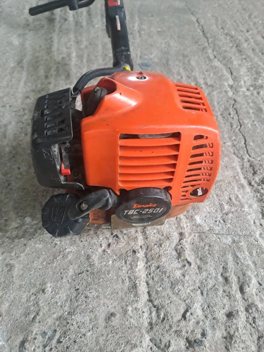 Tanaka weed wacker for sale . - Image 3