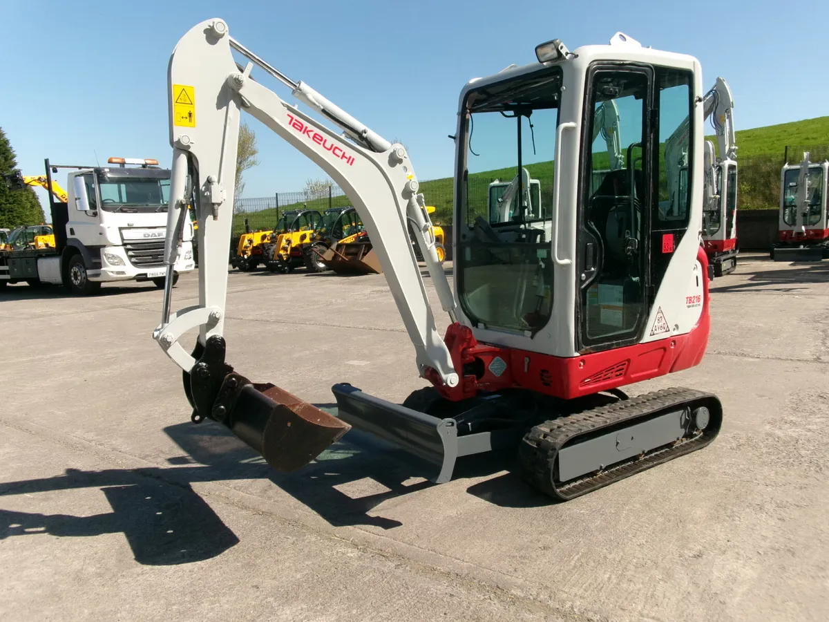 Takeuchi TB216 cabin  #14004808 - Image 3