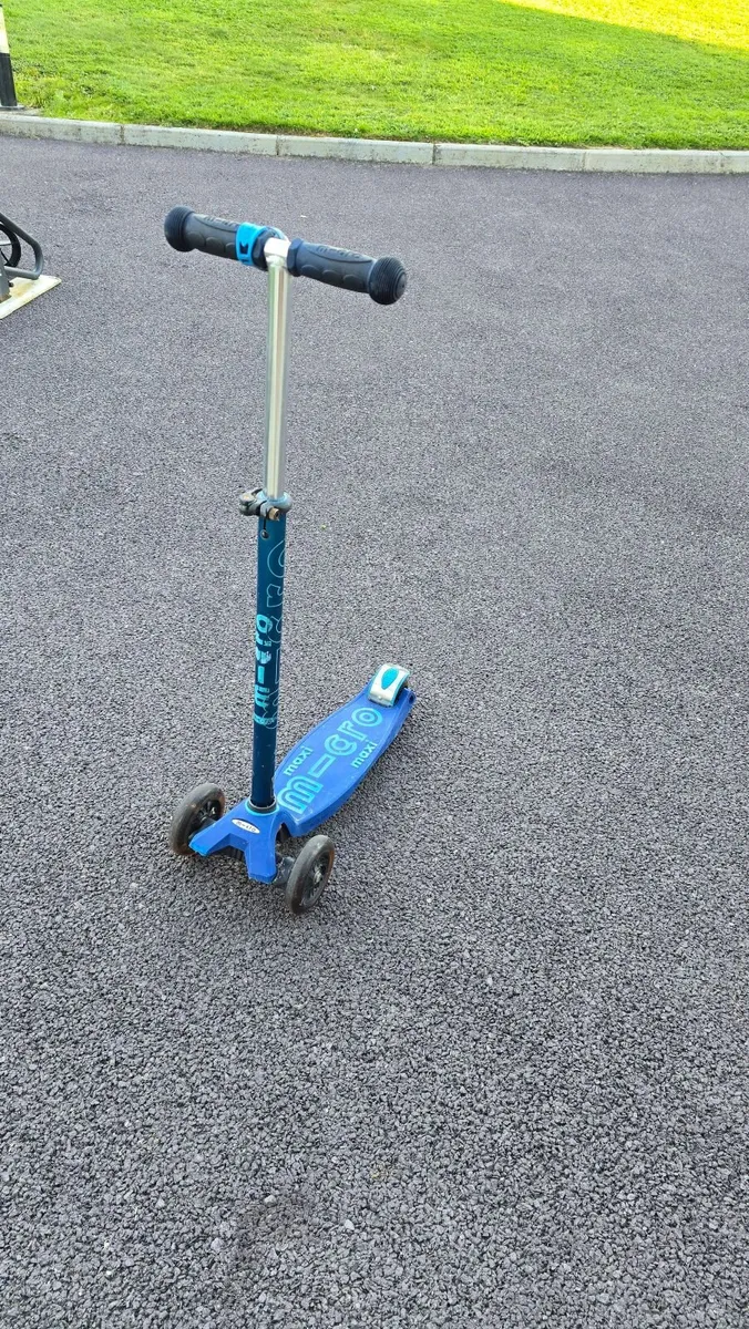 Blue Maxi Micro Scooter