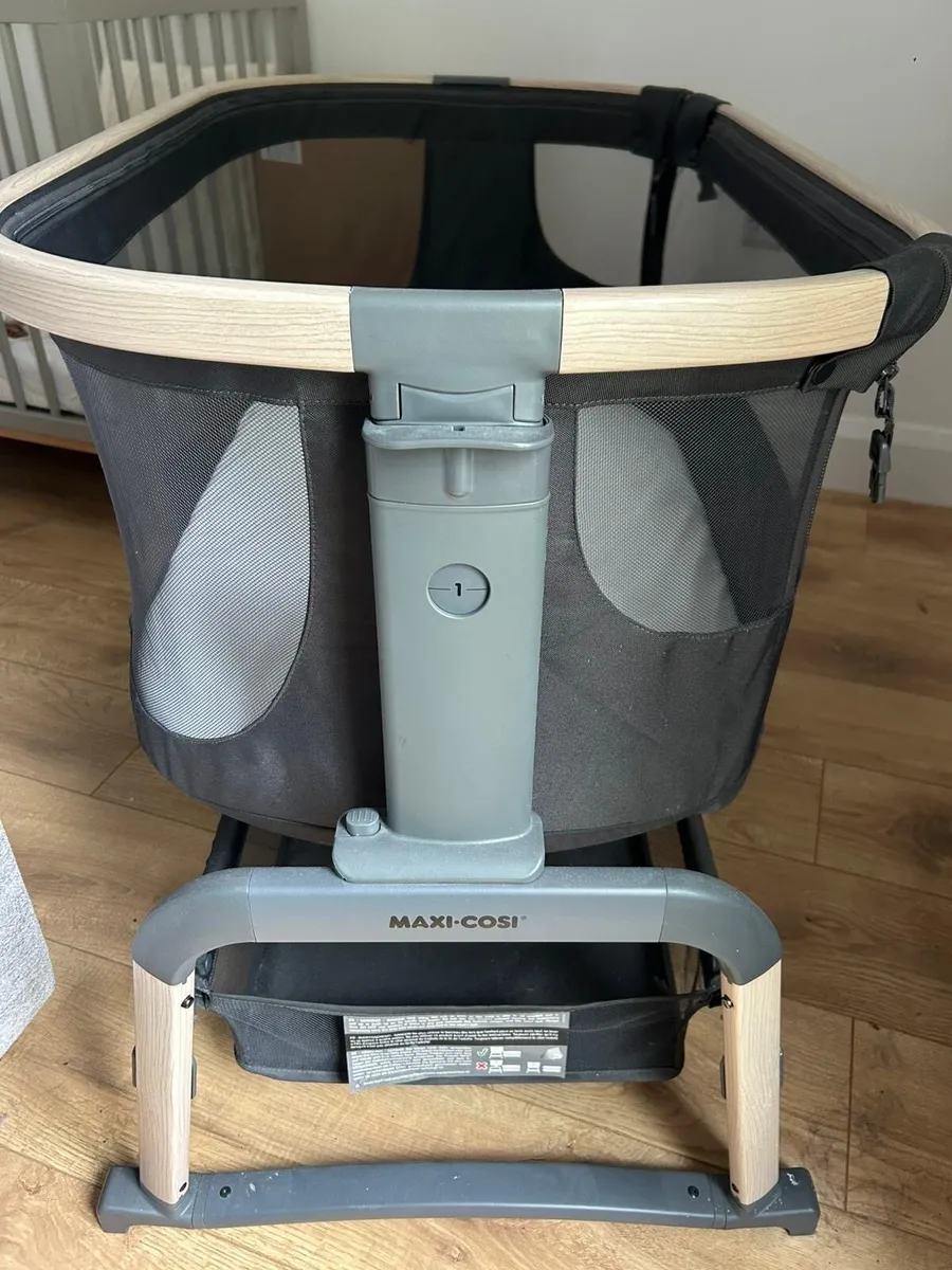 Maxi-Cosi Iora Air Bedside Crib - Image 2