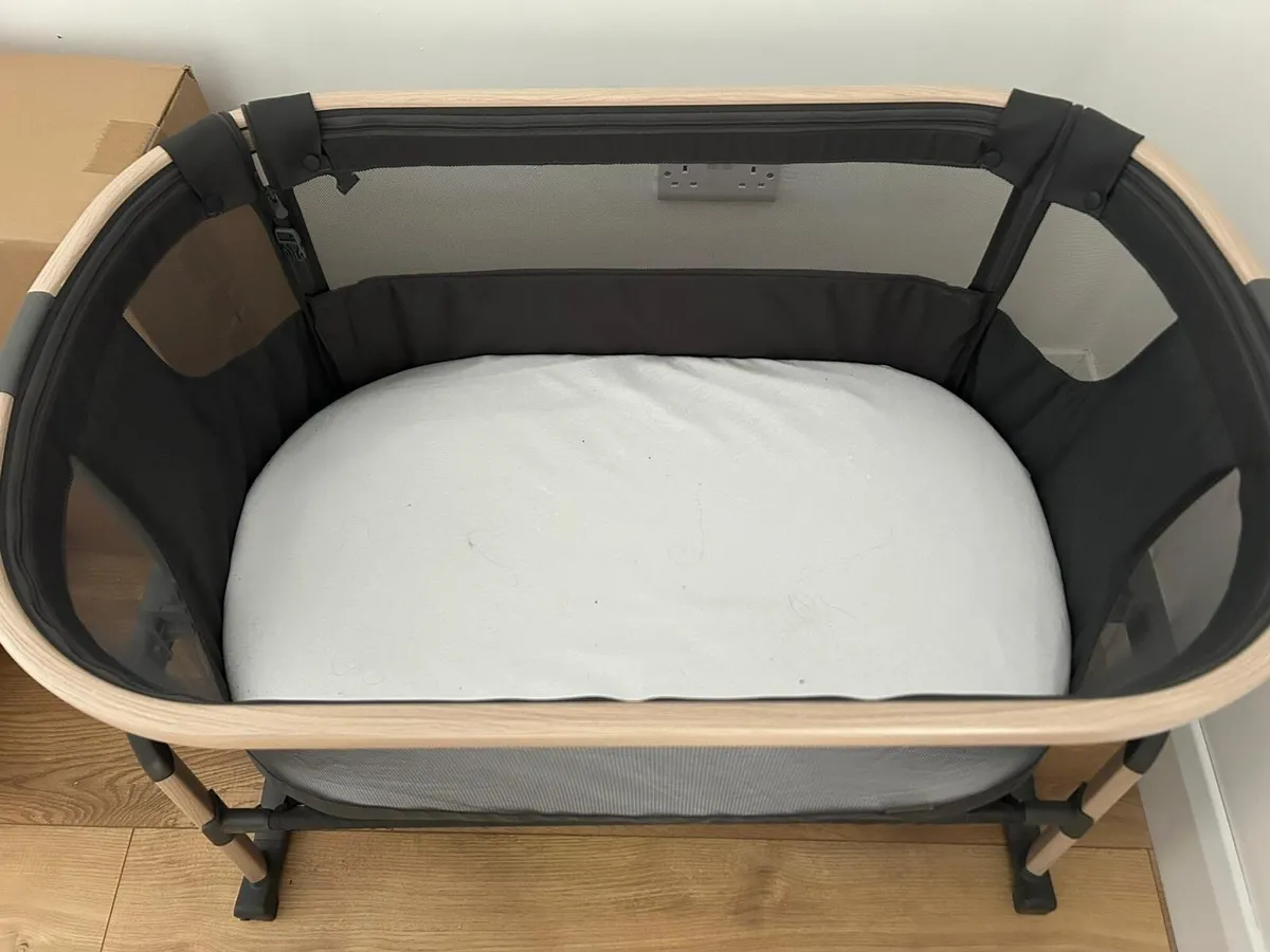 Maxi-Cosi Iora Air Bedside Crib - Image 3