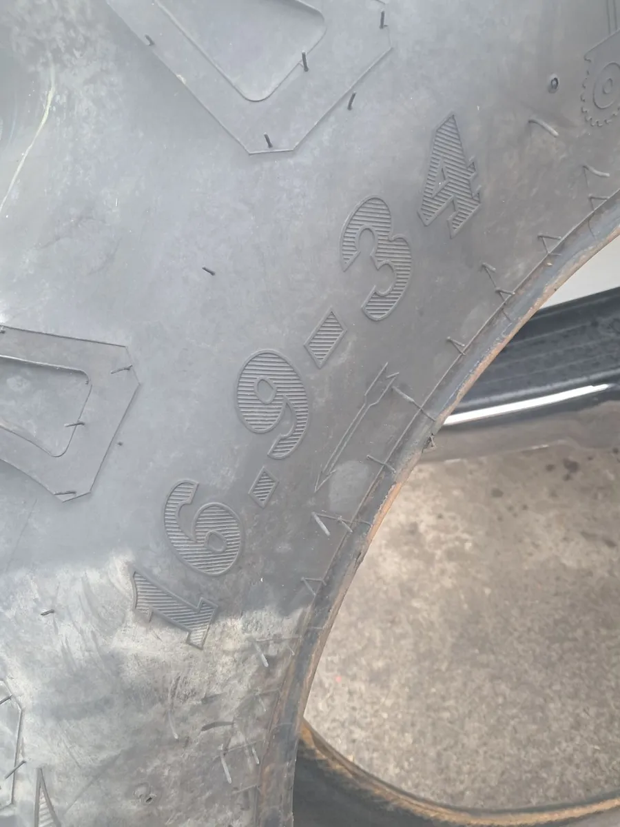 16.9x34 tyre - Image 2