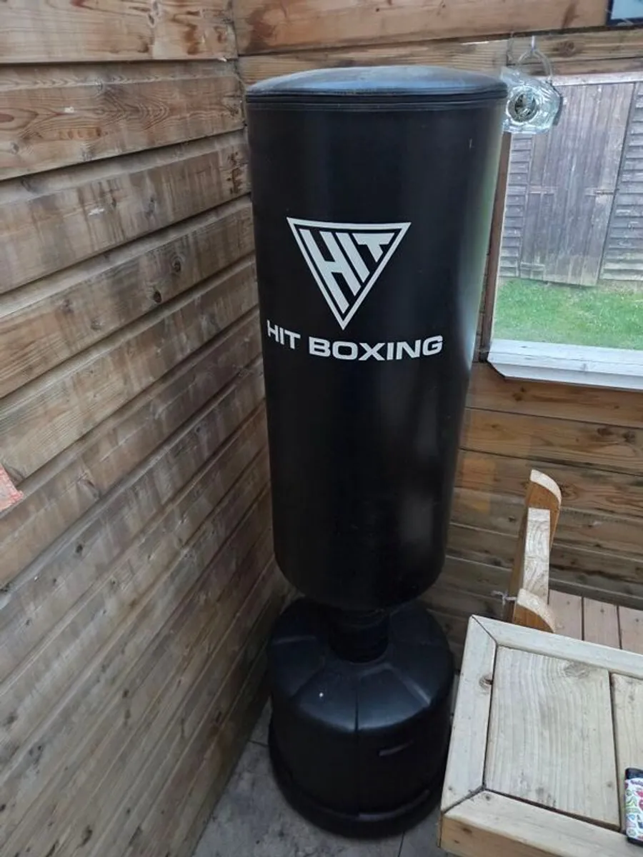 freestanding boxing bag - Image 1