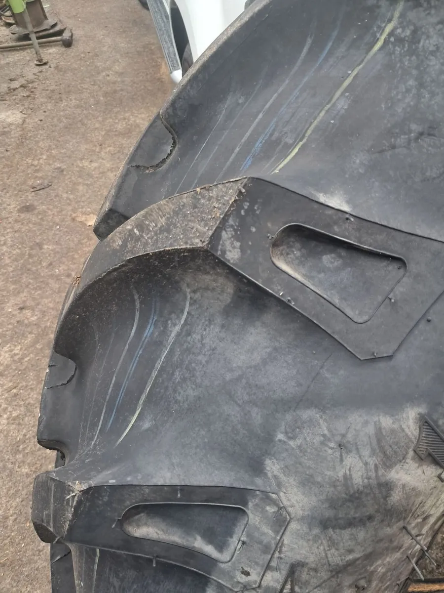 16.9x34 tyre - Image 3