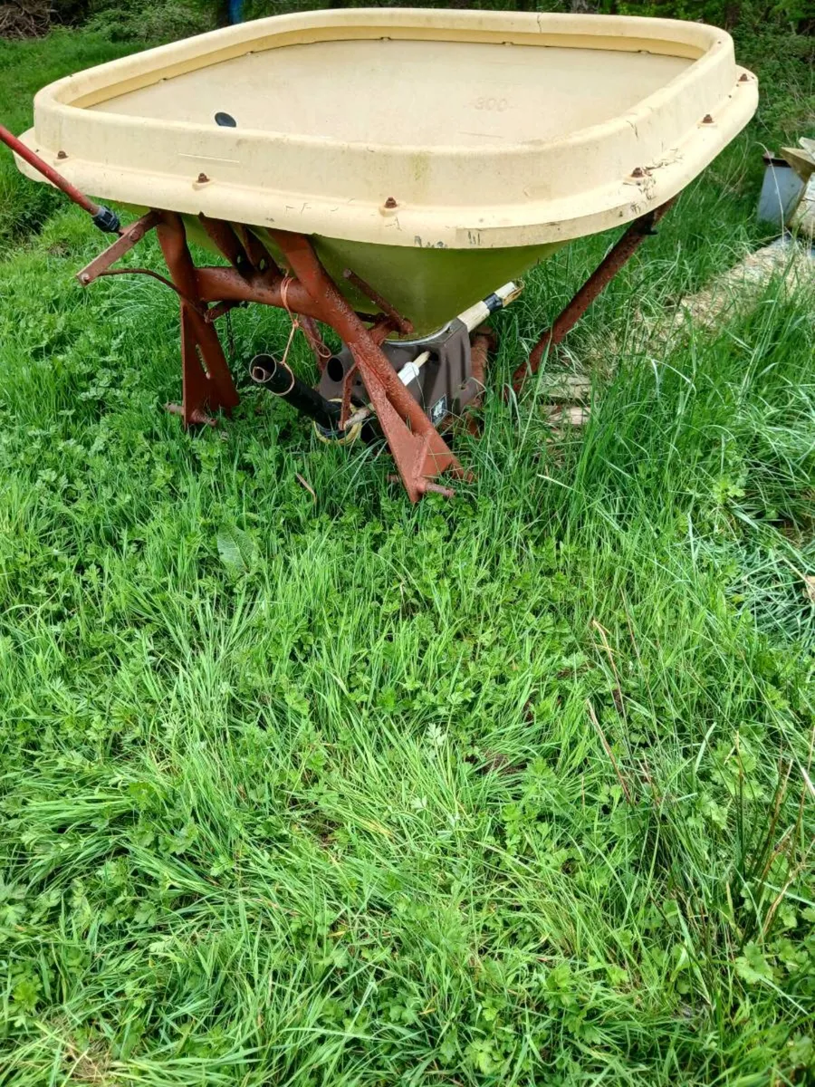 Vicon spreaders - Image 1