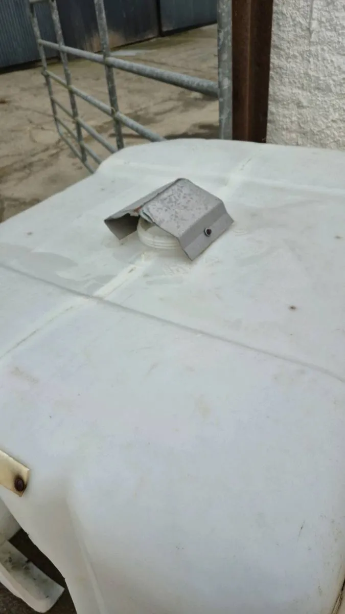 IBC CALF Hutches homemade  multiple uses - Image 3