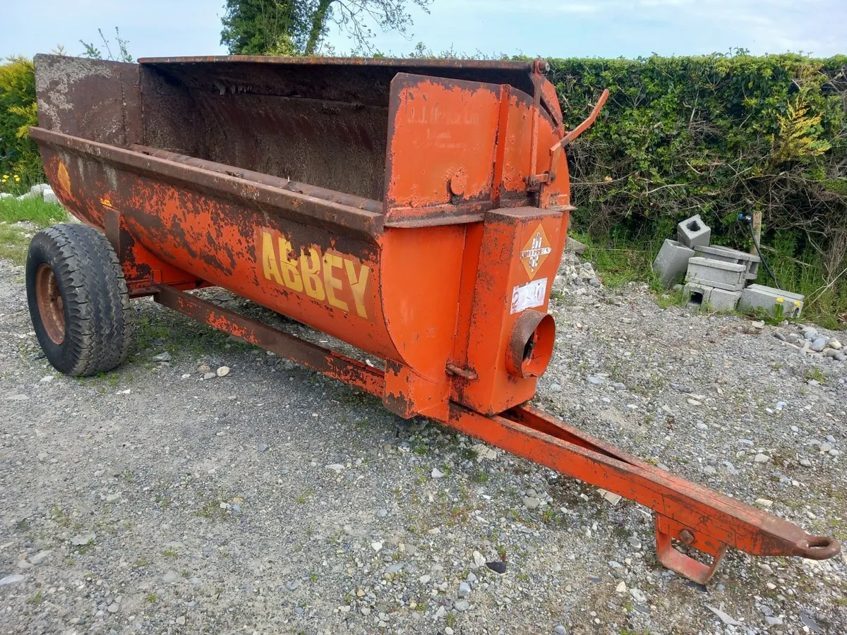 Abbey muck spreader - Image 1
