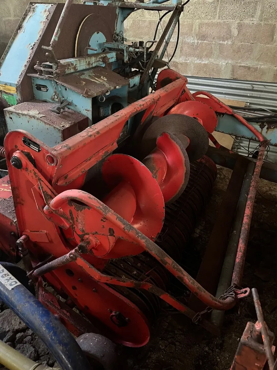 Reco Mengele SH 30 Trailed Harvester - Image 4