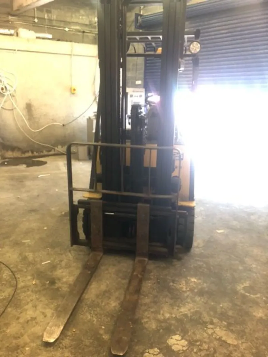 forklift - Image 2