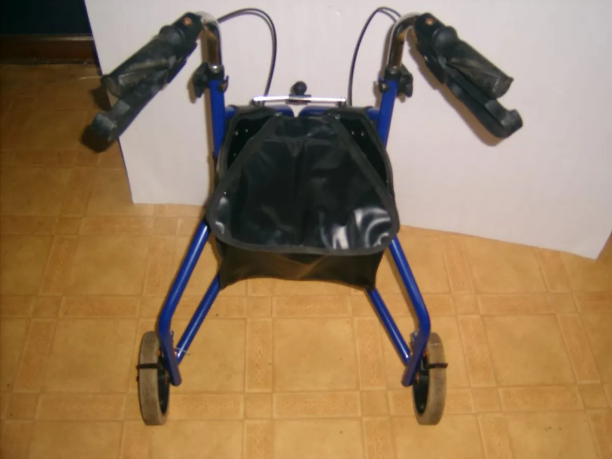 Mobility Rollator Walker + storage + brakes - Image 2