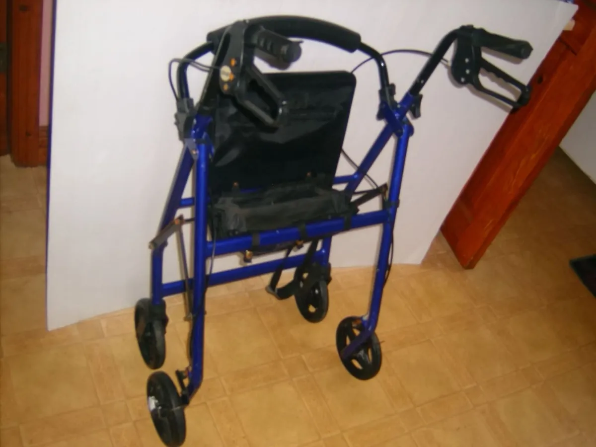 Mobility Rollator Walker + storage, brakes - Image 4