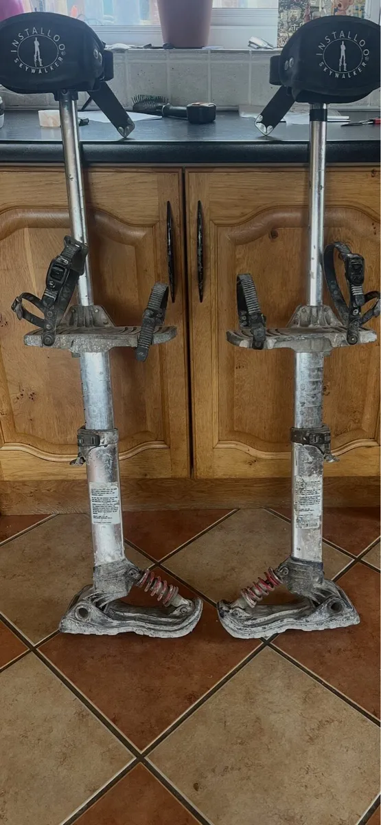 Marshallton Skywalker Stilts - Image 2