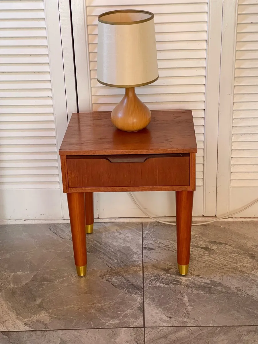 Mid century bedside cabinets - Image 3