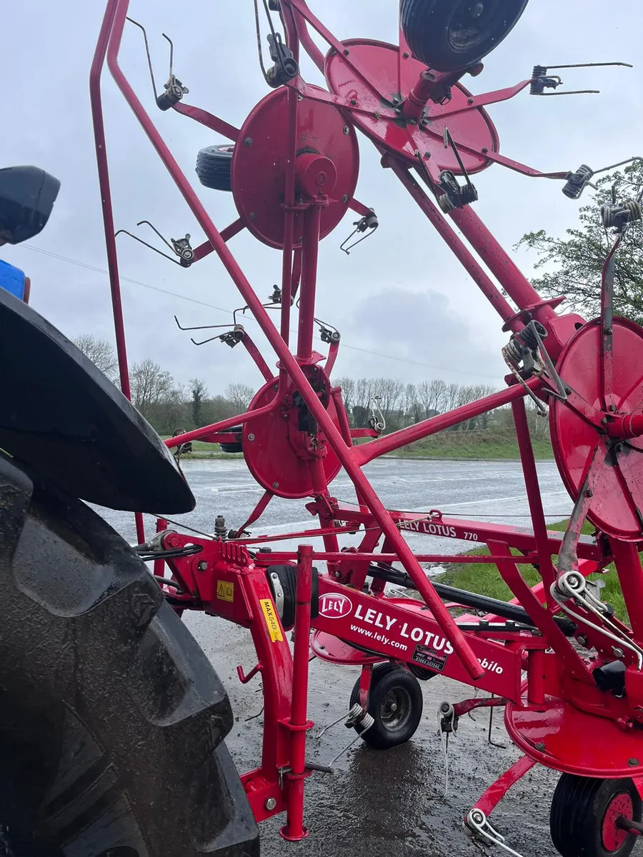 CHOICE OF LELY LOTUS 770 AND 600 TEDDERS - Image 2