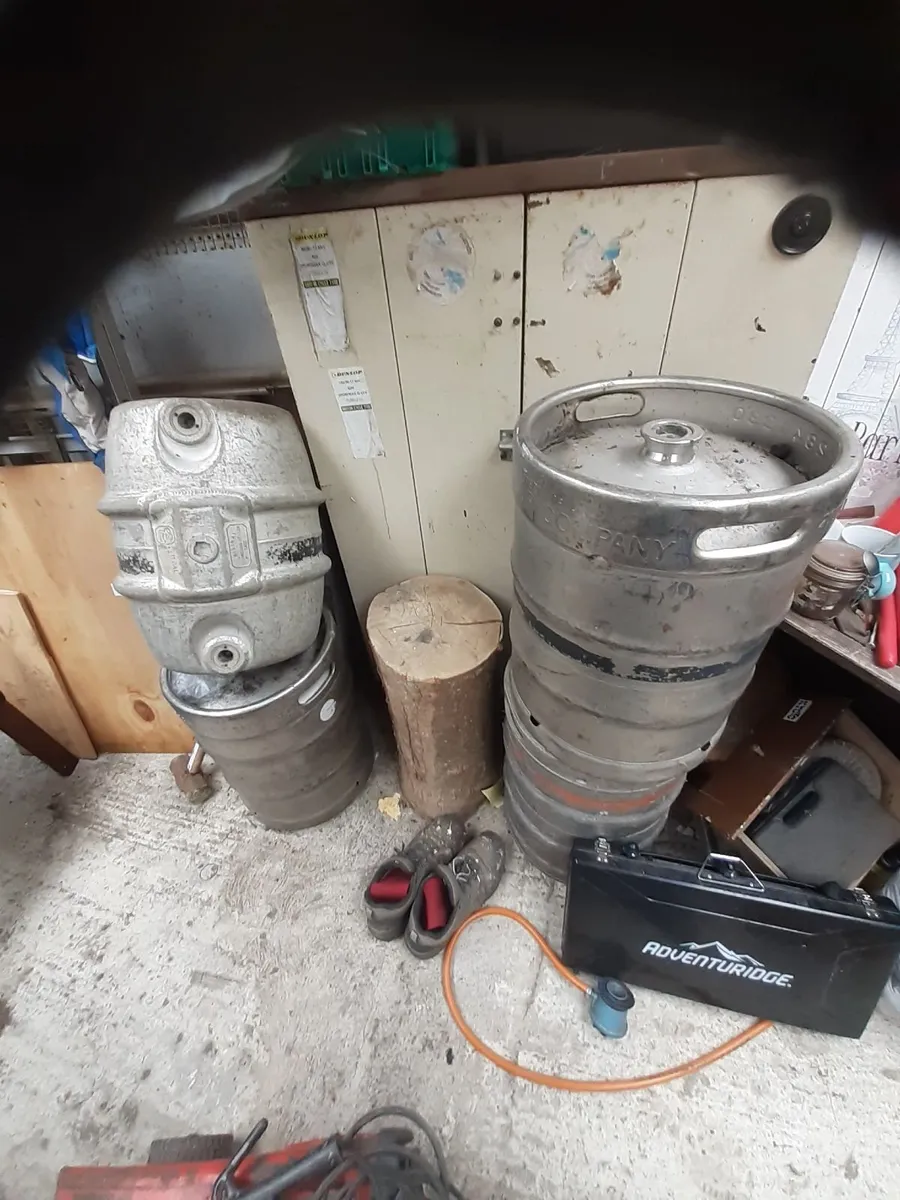 beer barrels - Image 1