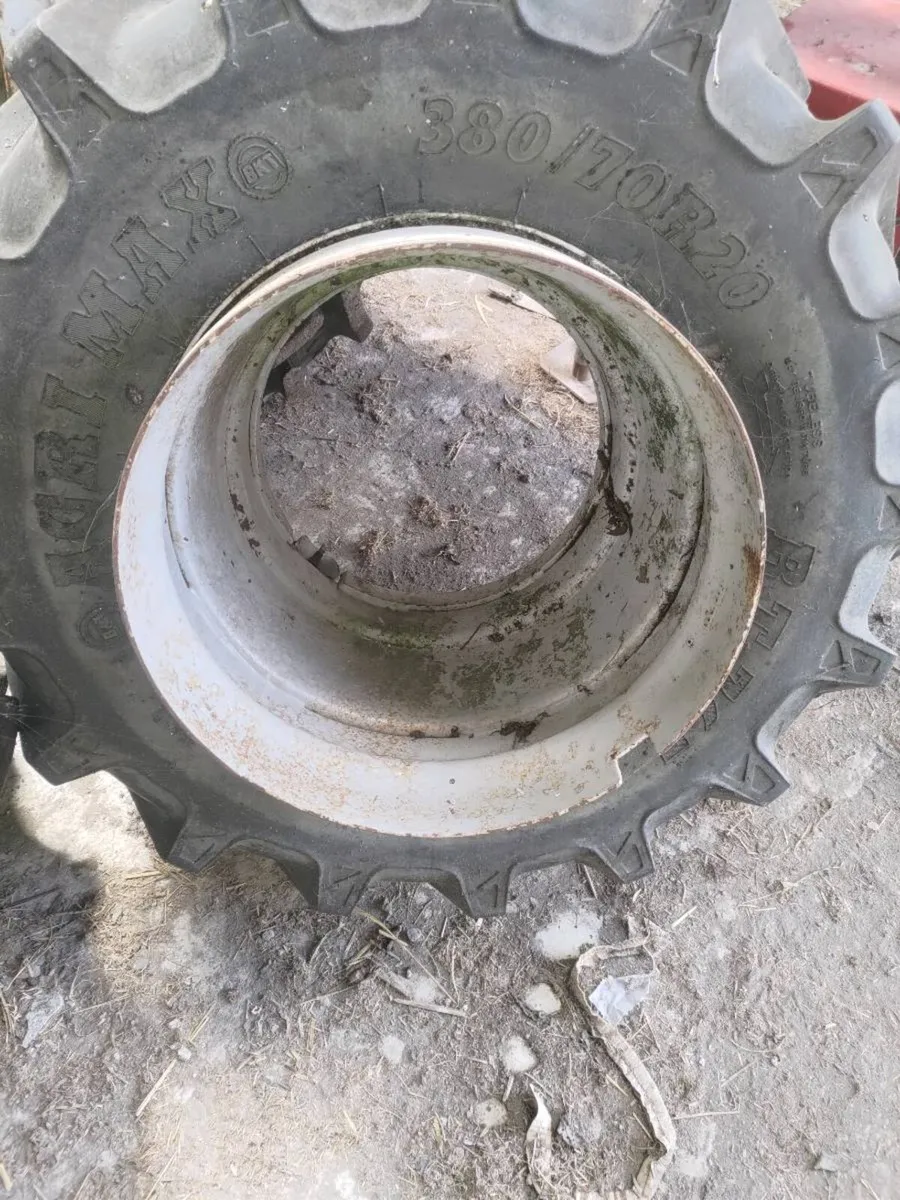 Dual wheels - Image 1