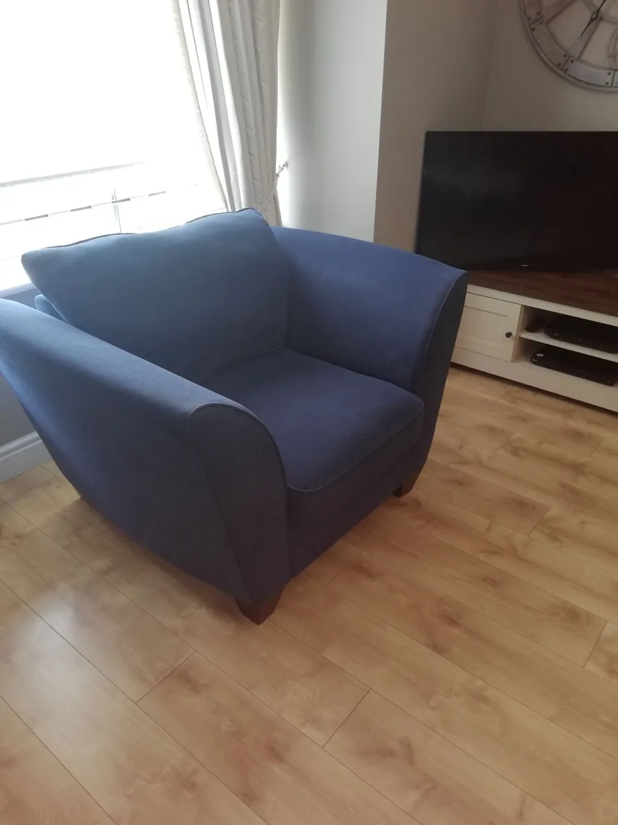 Couch and armchair - Image 4