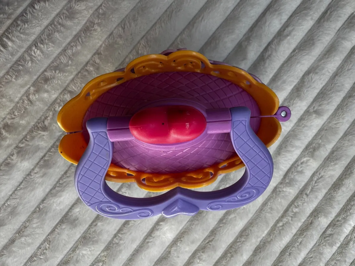 2014 Hasbro My Little Pony MLP - Portable Castle P - Image 2