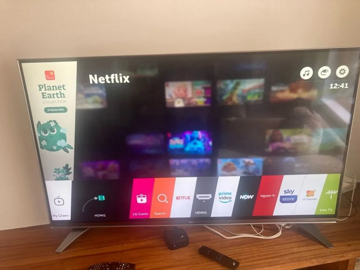 55" Ultra HD, LG 4k Smart TV - for sale - Image 2