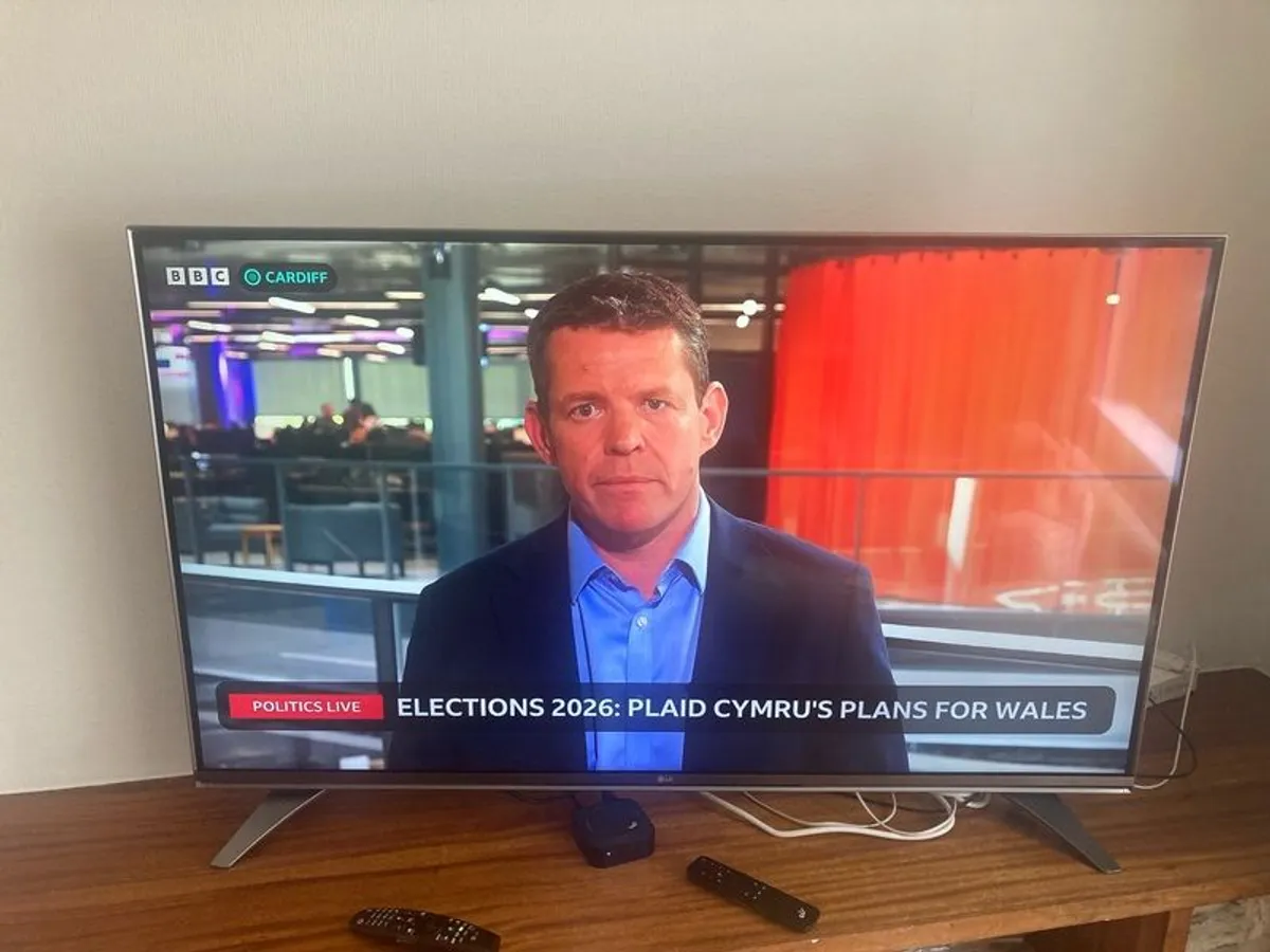 55" Ultra HD, LG 4k Smart TV - for sale - Image 3