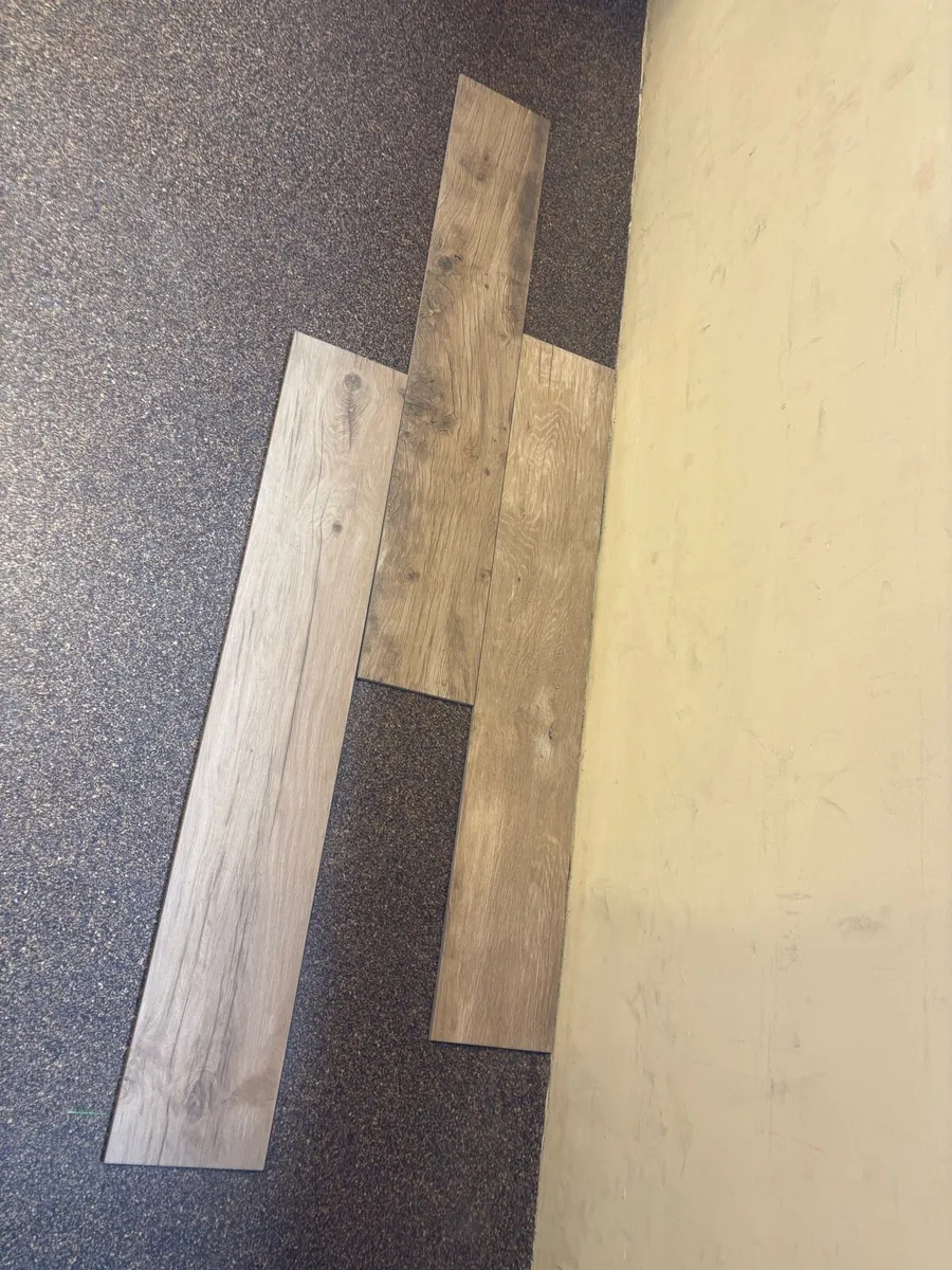 Floor tiles - Image 1