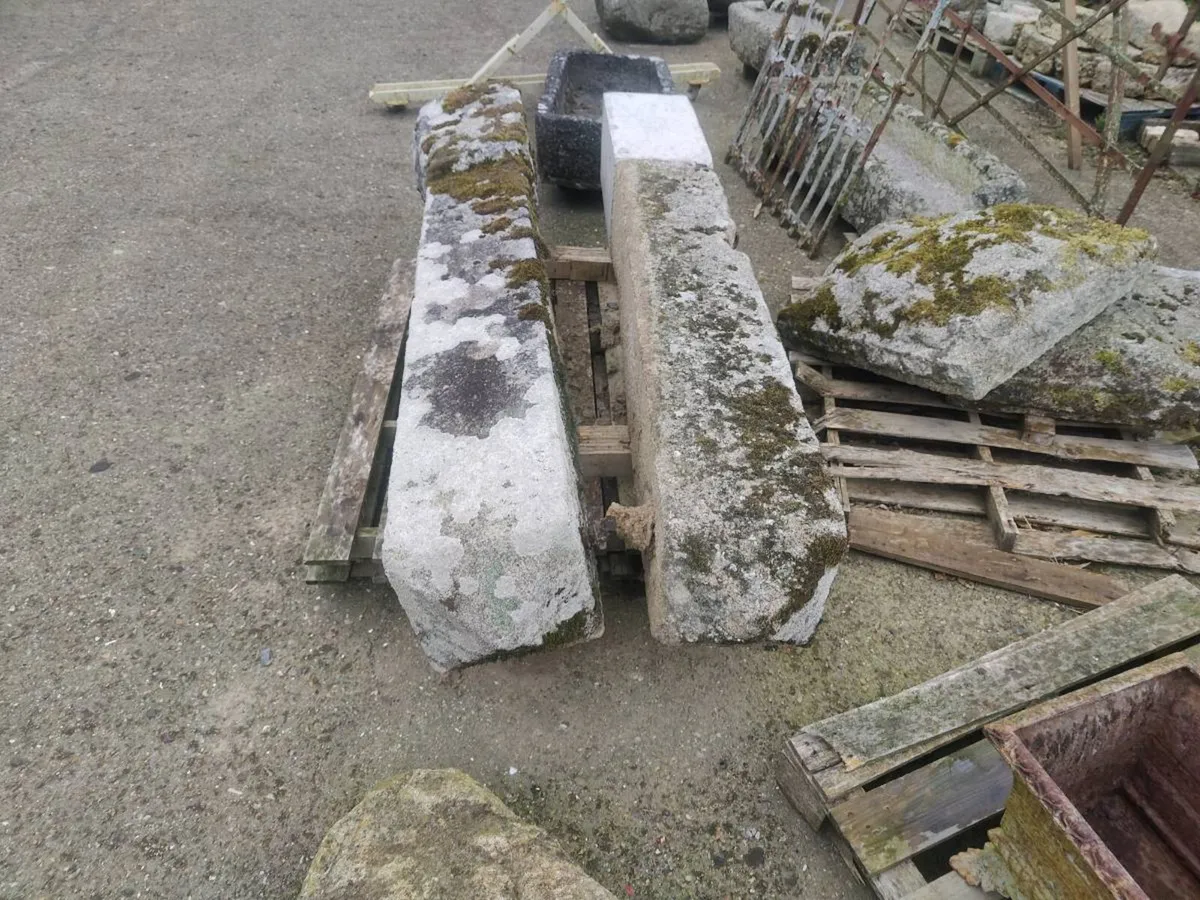 Pair of Granite pillars - Image 1