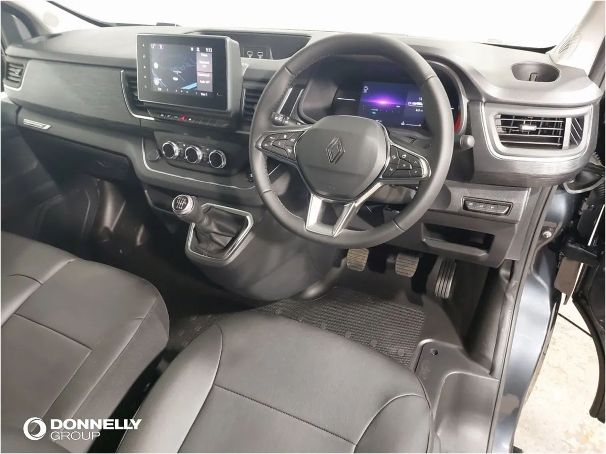 Renault Trafic Swb Diesel Graphite Edition - Image 4