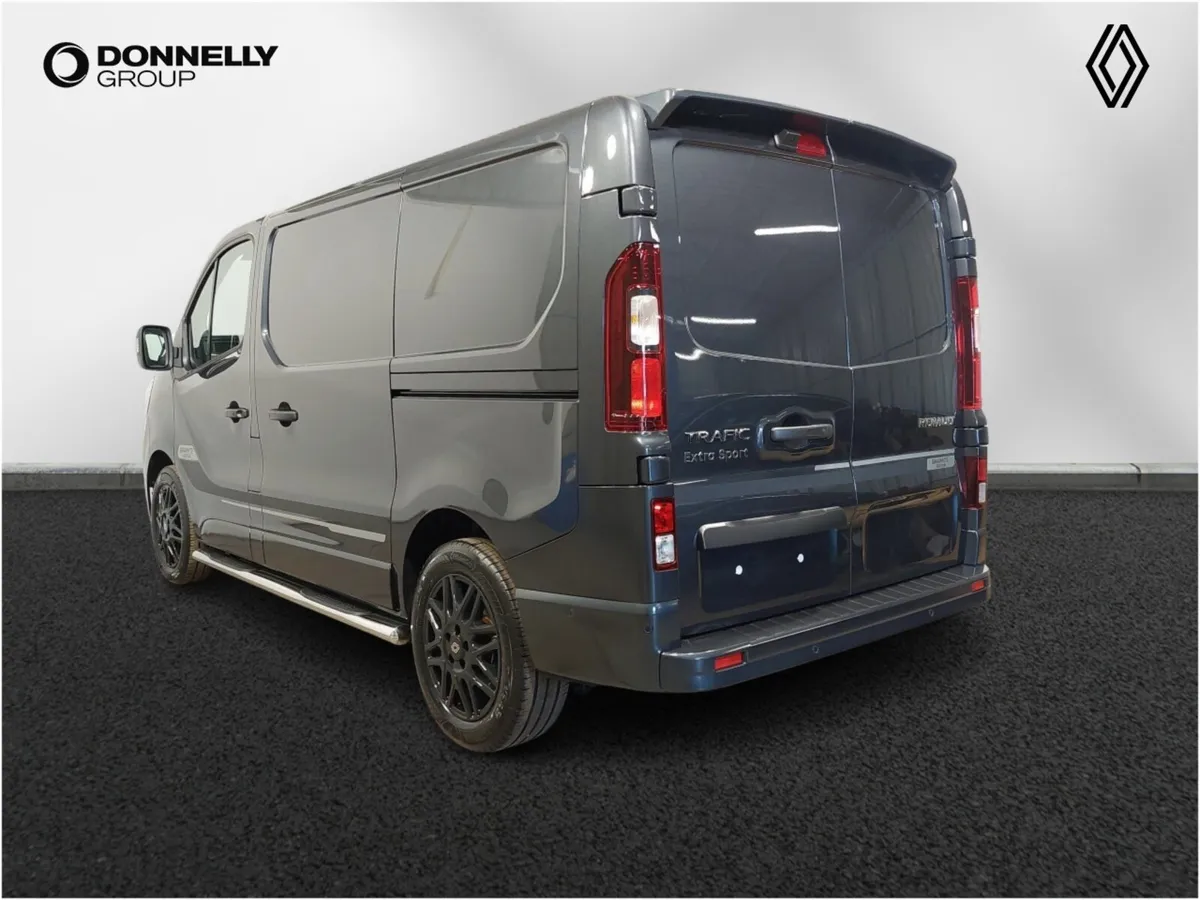 Renault Trafic Swb Diesel Graphite Edition - Image 2