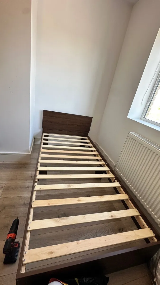 Singe bed frame - Image 1