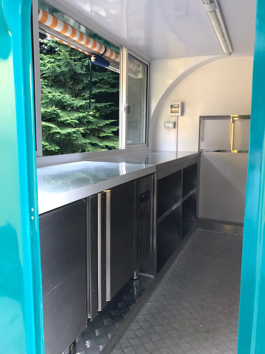 Food Trailer - Image 2