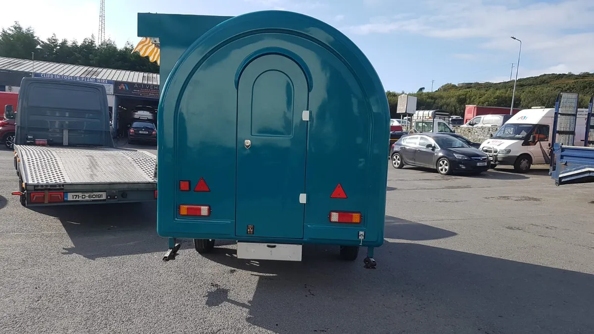Food Trailer - Image 4