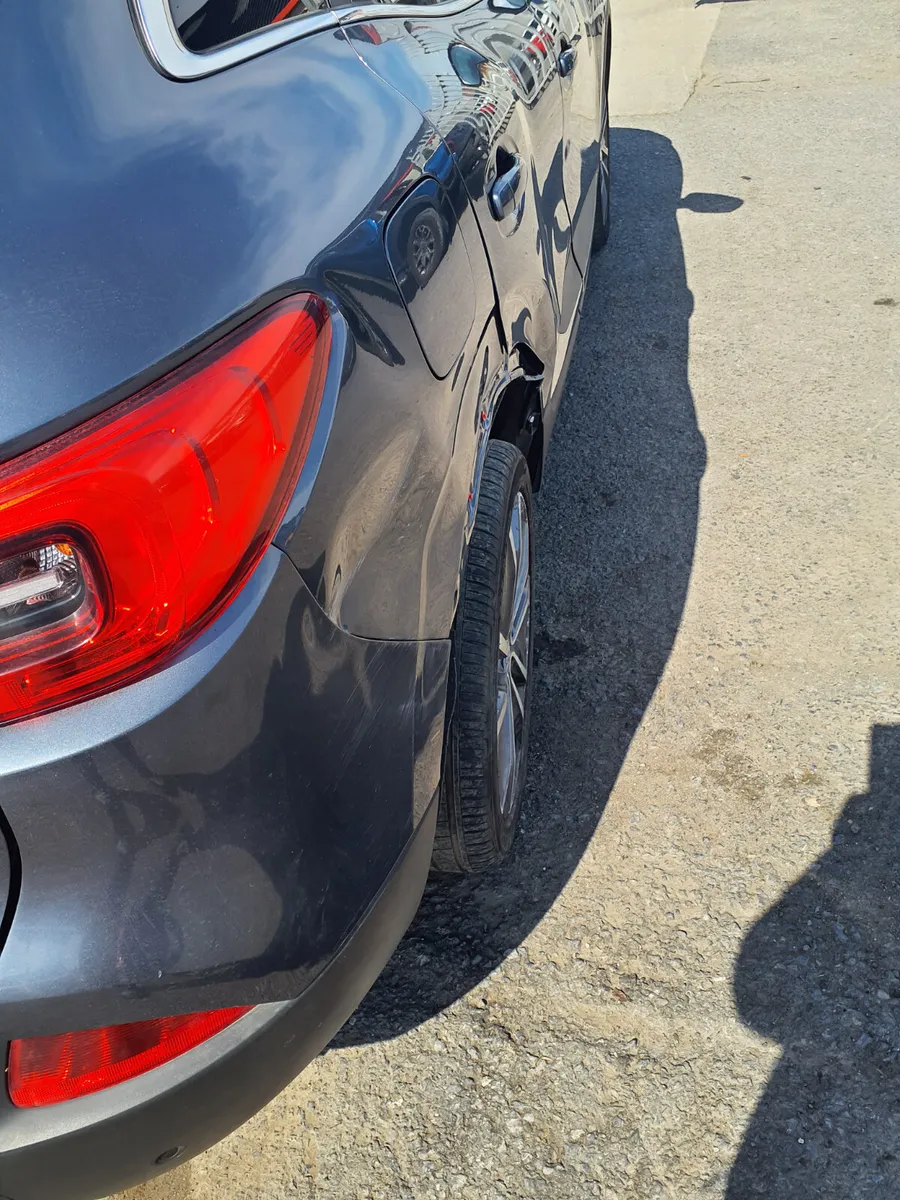 Renault Kadjar 2016 ! 1.5 dci ( Clearance Sale ) - Image 4