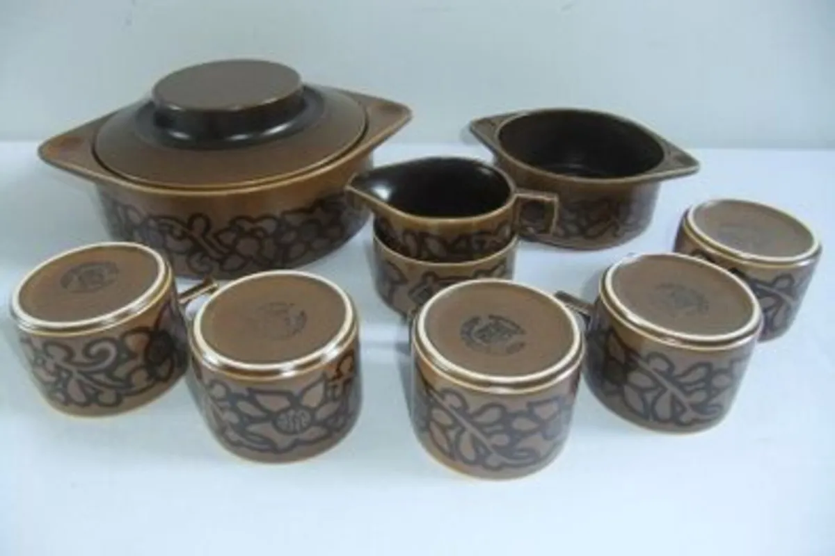 Celtic Earthenware Limerick Pattern Retro Set 9 Pi - Image 1