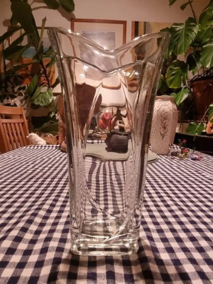 Large Italian vase - Image 1