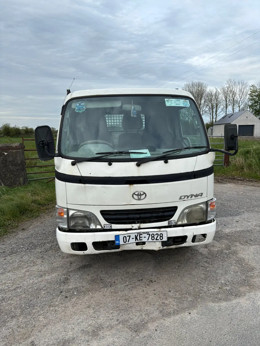 07 Toyota dyna - Image 2