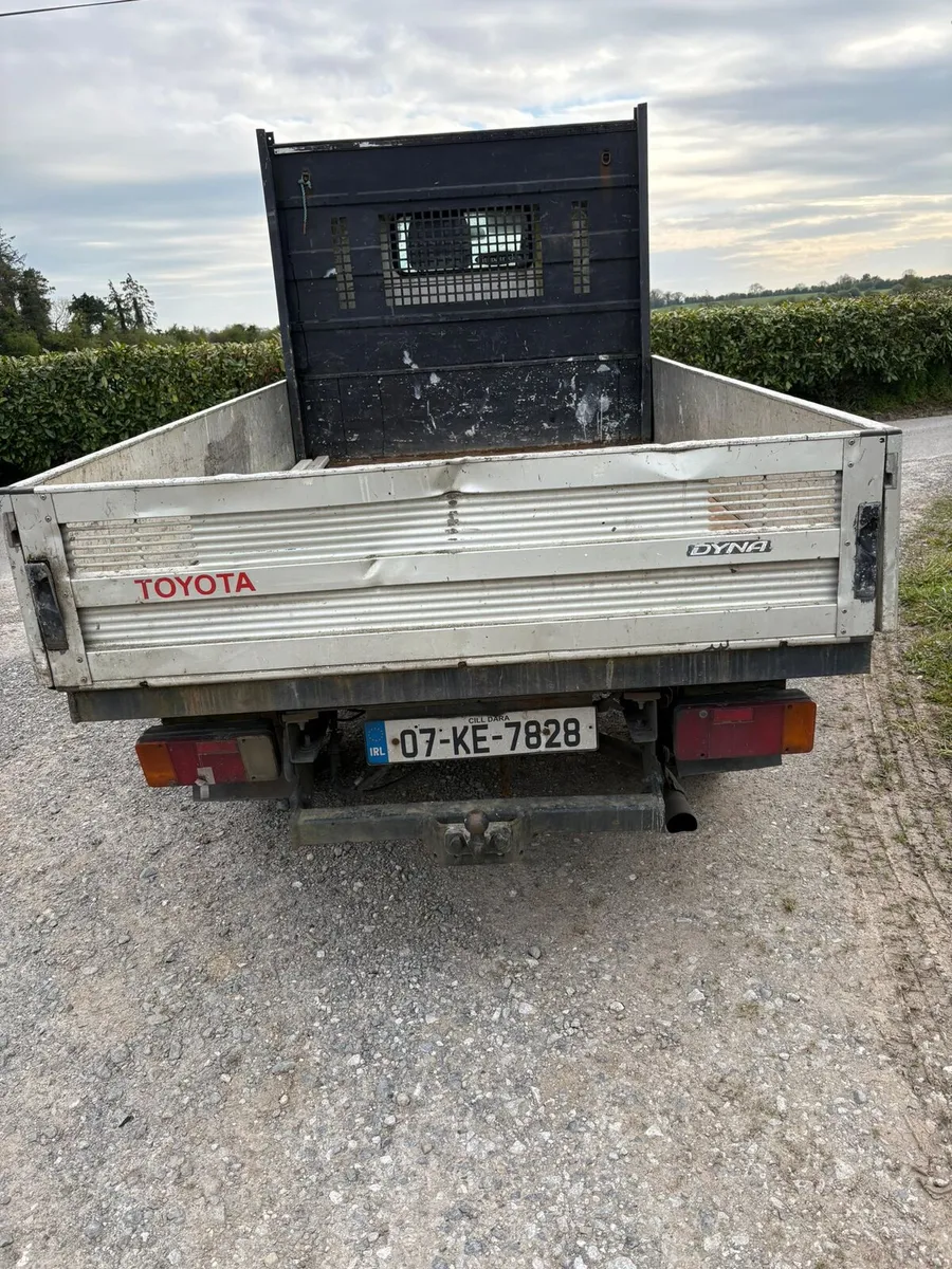 07 Toyota dyna - Image 4