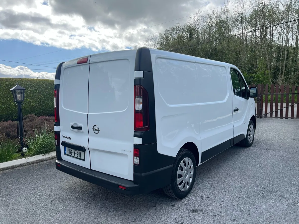 Opel Vivaro SWB 115bhp - low mileage - Image 4