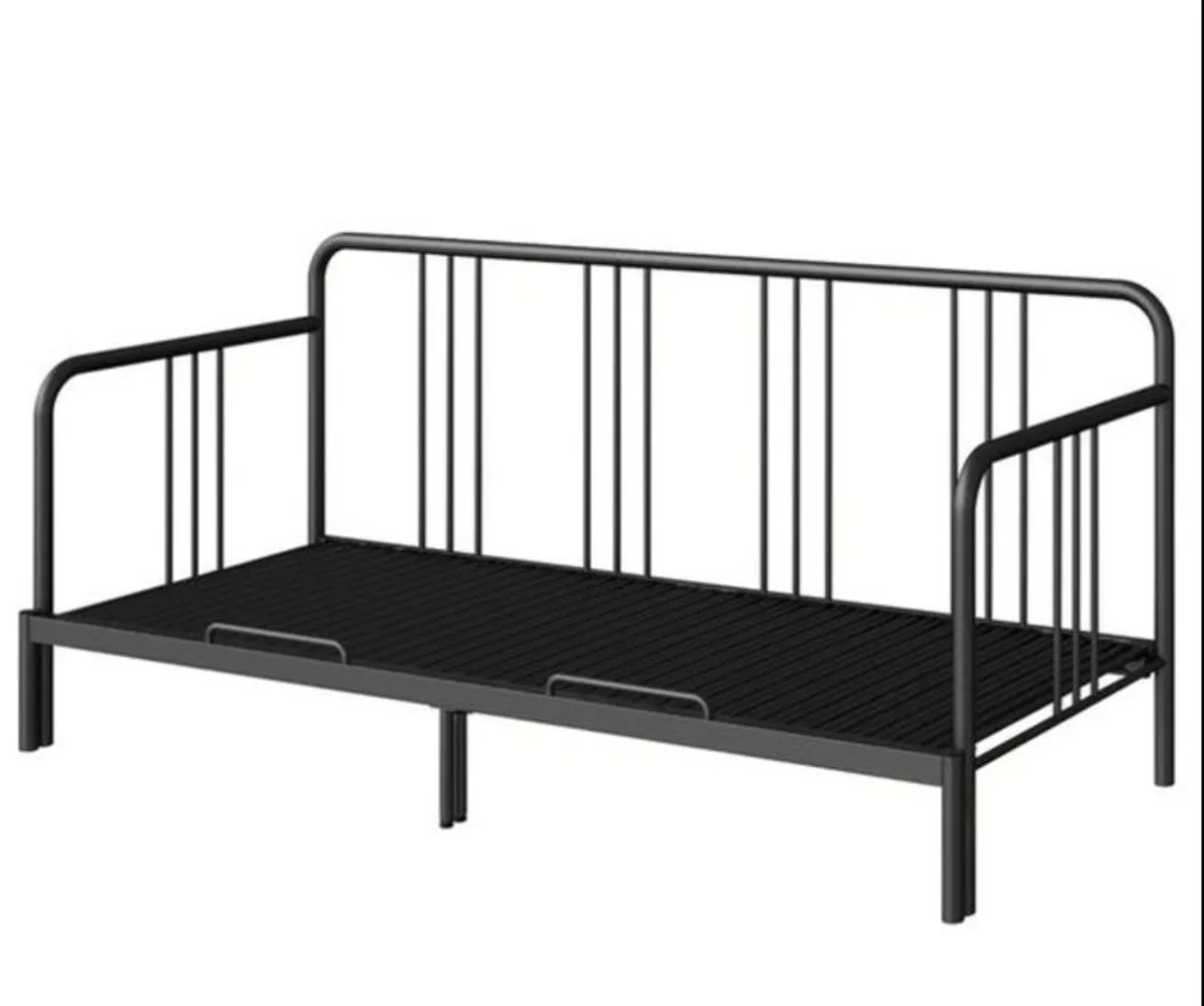 Day Bed - Image 1
